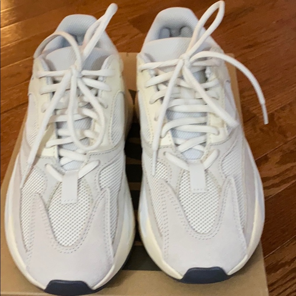 Yeezy 700 Analog
